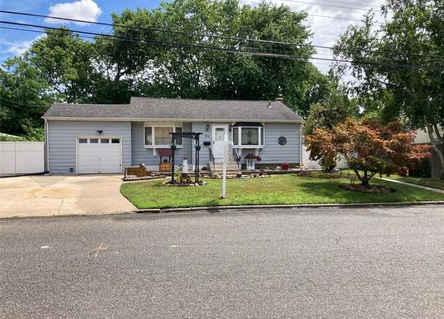 Property at 169 Front Ave, Brentwood, NY 11717, 4 beds, 1.5 baths