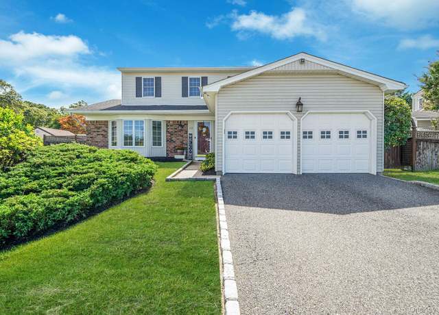 Property at 12 Morris Ave, Lake Grove, NY 11755, 4 beds, 2.5 baths