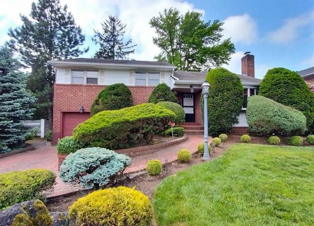 Property at 306 Cambridge Ave, Garden City, NY 11530, 3 beds, 3 baths