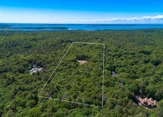 Property at 1593 Deerfield Rd, Southampton, NY 11976, 8 beds, 11 baths