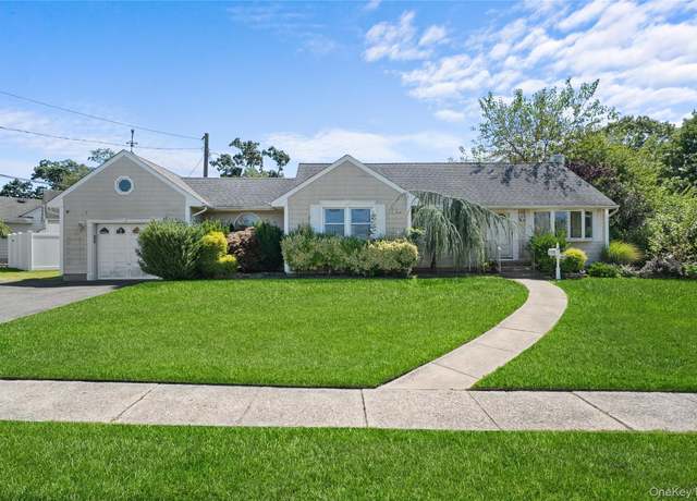 Property at 2986 Valley Rd, Wantagh, NY 11793, 3 beds, 1 bath