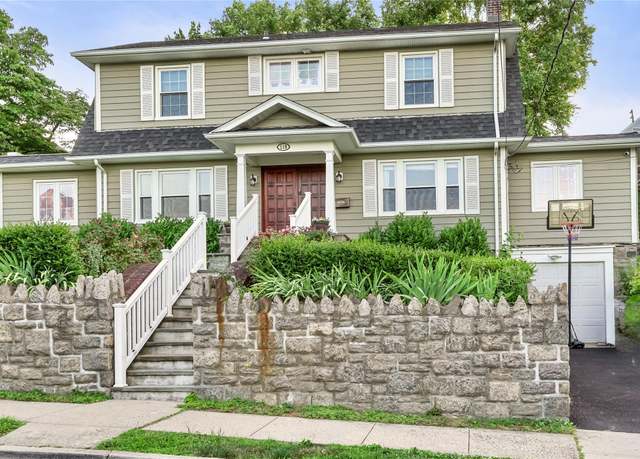 Property at 119 St James Ter, Yonkers, NY 10704, 3 beds, 1.5 baths