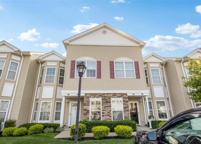 Property at 121 Spring Dr #121, East Meadow, NY 11554, 2 beds, 2 baths