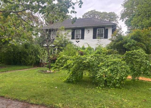 Property at 200 Evans Ave, Freeport, NY 11520, 3 beds, 2 baths