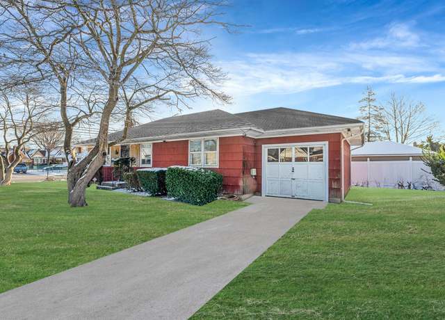Property at 96 Kane Ave, Hempstead, NY 11550, 3 beds, 1 bath