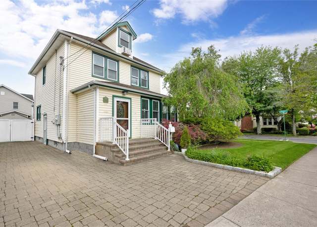 Property at 184 Prospect St, Farmingdale, NY 11735, 4 beds, 2.5 baths