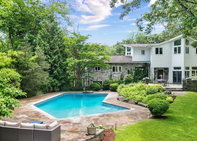 Property at 652 Long Hill Rd W, Briarcliff Manor, NY 10510, 5 beds, 5.5 baths