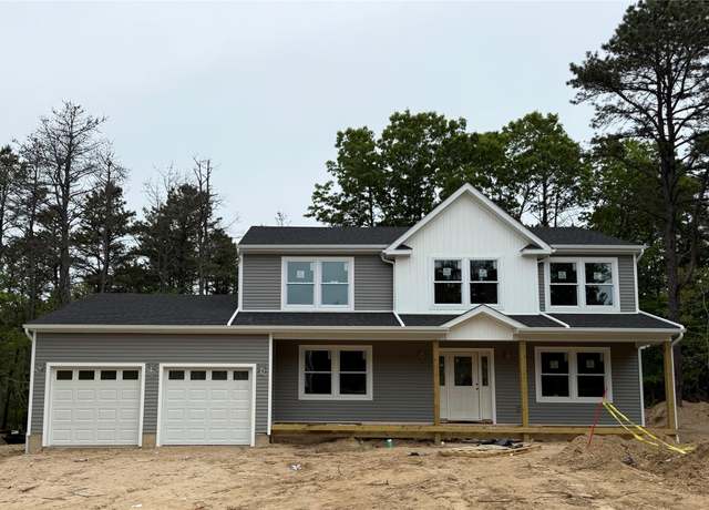 Property at 111 Currans Rd, Middle Island, NY 11953, 4 beds, 2.5 baths