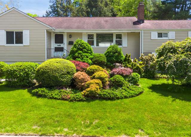 Property at 202 W Main St, Mount Kisco, NY 10549, 3 beds, 2.5 baths