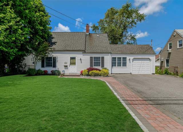 Property at 262 Fairfield Ave, Carle Place, NY 11514, 4 beds, 1 bath