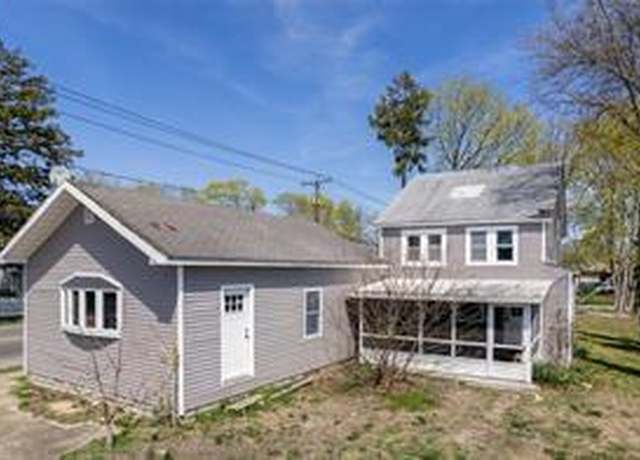 Property at 87 Avery Ave, Patchogue, NY 11772, 5 beds, 2.5 baths
