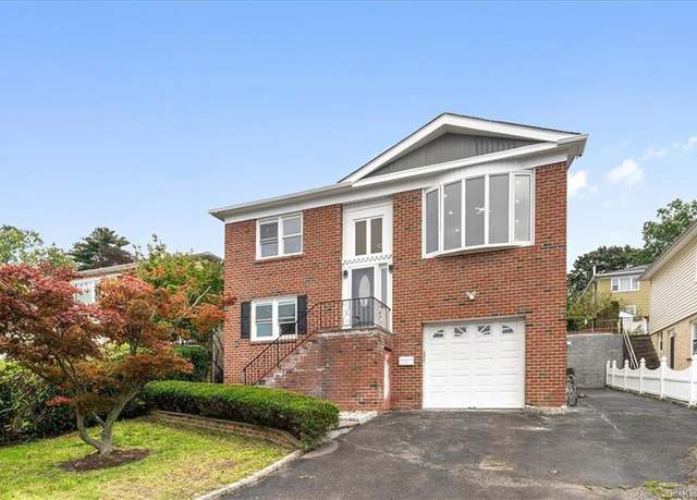 Photo of 26 Hudson View Dr, Yonkers, NY 10701
