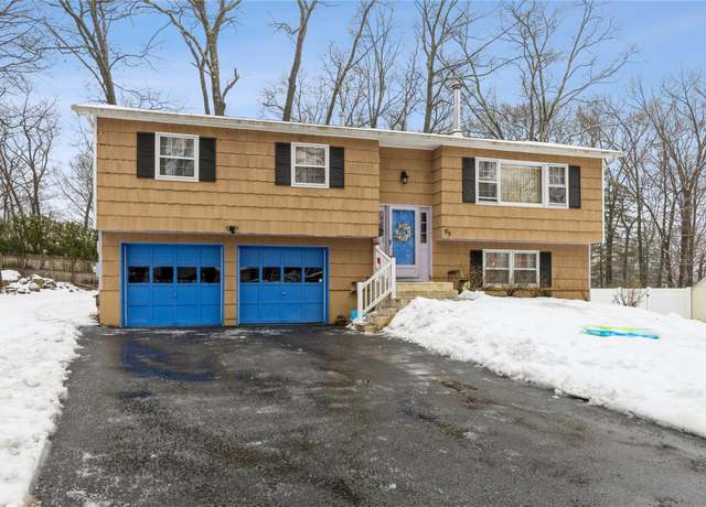 Property at 95 Hillside Ave, Suffern, NY 10901, 4 beds, 2.5 baths