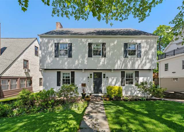 Property at 11 Carwall Ave, Mount Vernon, NY 10552, 3 beds, 3 baths