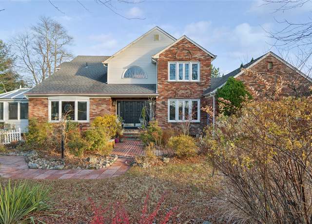 Property at 1 Kohut St, Pomona, NY 10970, 4 beds, 4 baths