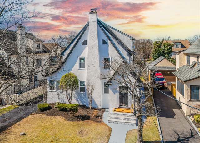 Property at 119 Stratford Rd, West Hempstead, NY 11552, 3 beds, 1.5 baths