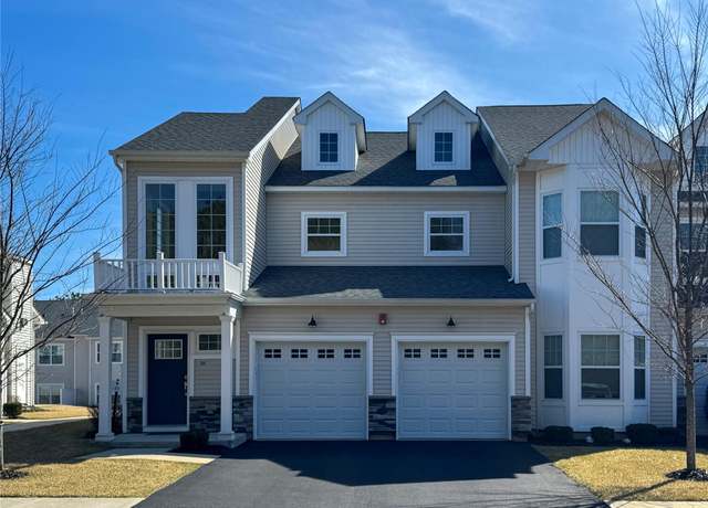 Property at 49 Avery Dr N, Center Moriches, NY 11934, 2 beds, 2 baths
