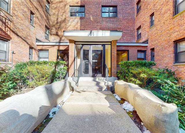 Property at 61 White Oak St Unit 2G, New Rochelle, NY 10801, 1 bed, 1 bath