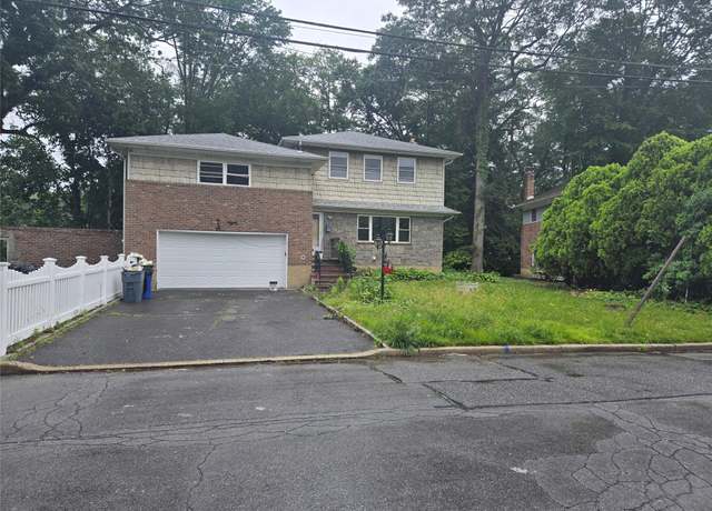 Property at 28 Brookdale Rd, Glen Cove, NY 11542, 6 beds, 4.5 baths