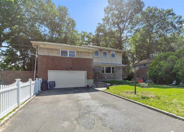 Property at 28 Brookdale Rd, Glen Cove, NY 11542, 6 beds, 4.5 baths