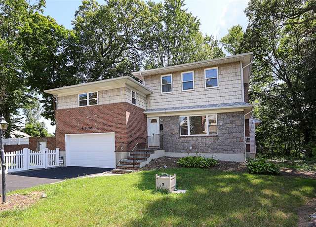 Property at 28 Brookdale Rd, Glen Cove, NY 11542, 6 beds, 4.5 baths