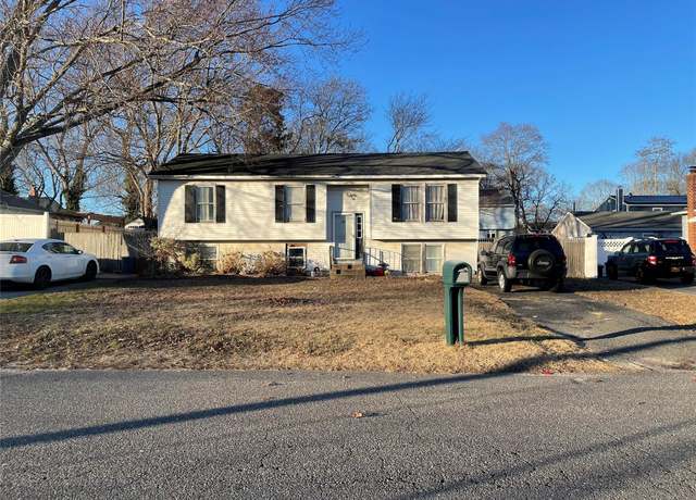 Property at 43 Adobe Dr, Shirley, NY 11967, 4 beds, 1.5 baths