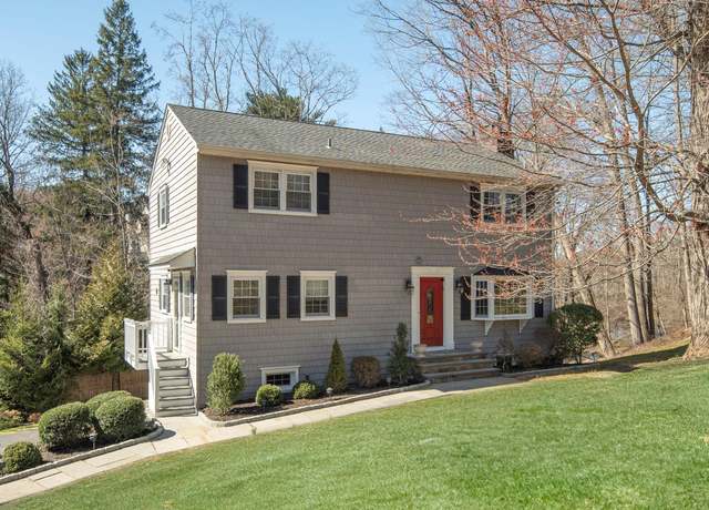 Property at 8 Elizabeth St, Chappaqua, NY 10514, 3 beds, 2.5 baths