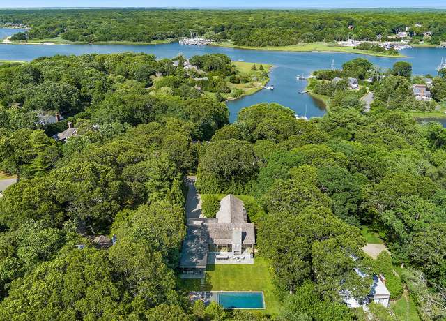 Property at 25 Oyster Shores Rd, East Hampton, NY 11937, 4 beds, 4.5 baths