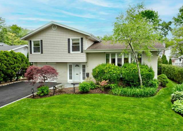 Property at 5 Roger Dr, Port Washington, NY 11050, 4 beds, 2.5 baths