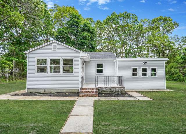 Property at 60 Westminster Dr, Shirley, NY 11967, 3 beds, 2 baths