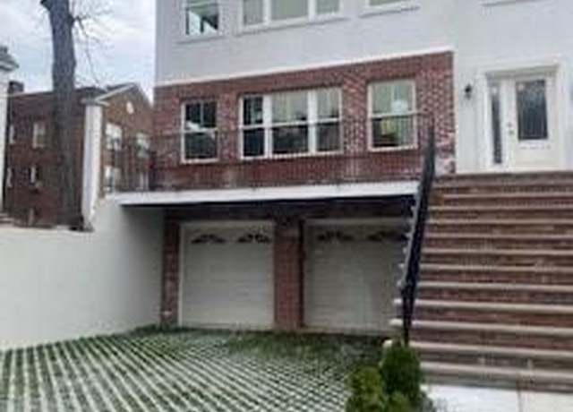 Property at 320 E 4th St, Mount Vernon, NY 10553, 6 beds, 4 baths