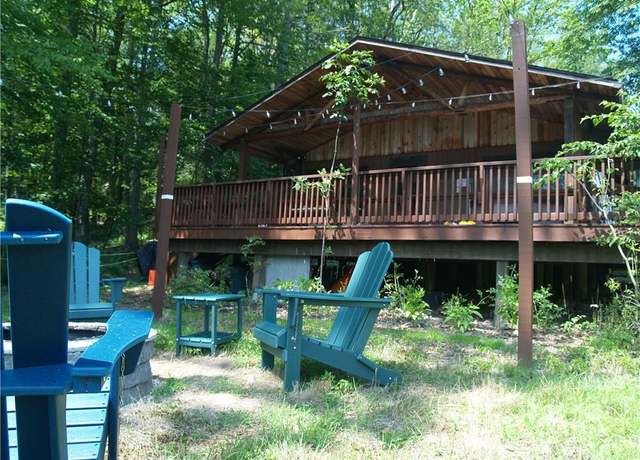 Property at 586 Lake Shore Ln, Narrowsburg, NY 12764, 2 beds, 1 bath