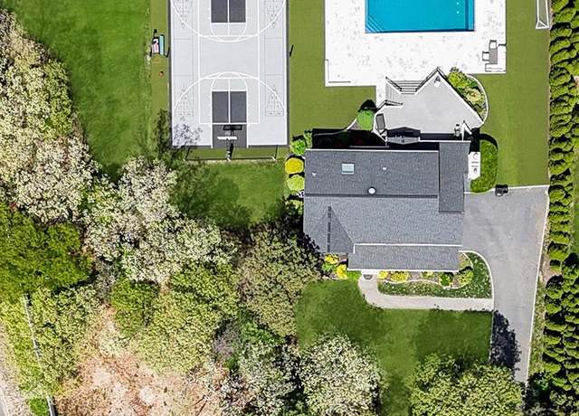 Property at 7 Ellbridge Ct, South Setauket, NY 11720, 4 beds, 2.5 baths