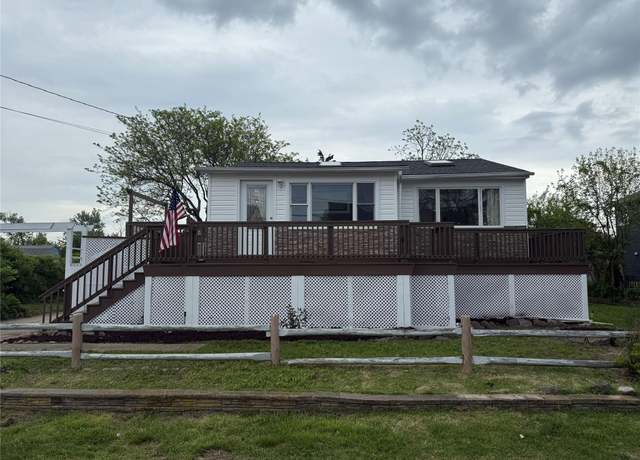 Property at 812 Beach St, Lindenhurst, NY 11757, 2 beds, 2 baths