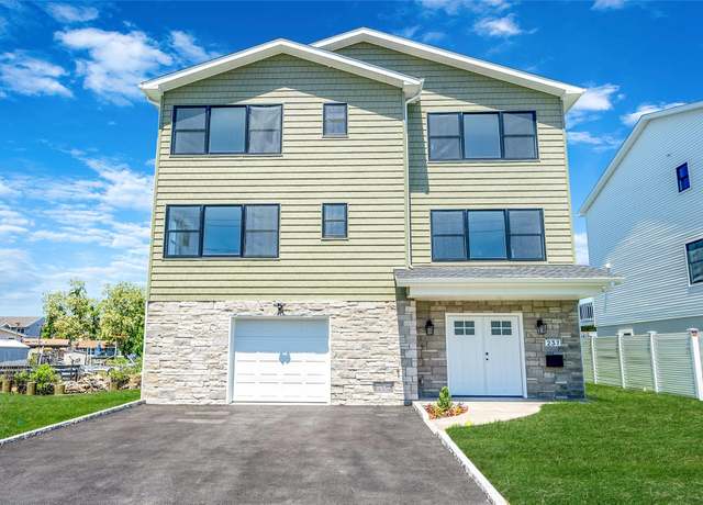 Property at 237 Mott St, Oceanside, NY 11572, 4 beds, 3.5 baths