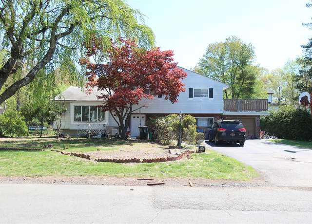 Property at 33 Briarcliff Dr, Monsey, NY 10952, 4 beds, 4 baths