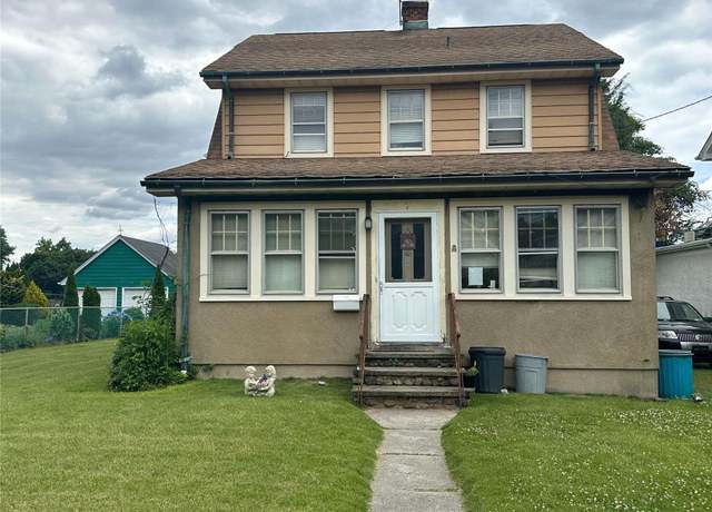 Property at 7 Hayden Ave, Great Neck, NY 11024, 3 beds, 1 bath