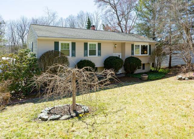 Property at 52 Tamarack Hill Dr. Dr, Poughkeepsie, NY 12603, 3 beds, 1.5 baths