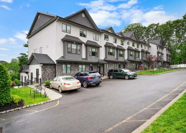 Property at 61 Blauvelt Rd, Monsey, NY 10952, 3 beds, 2 baths