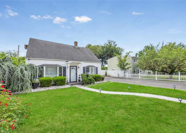 Property at 71 Slate Ln, Levittown, NY 11756, 3 beds, 2 baths