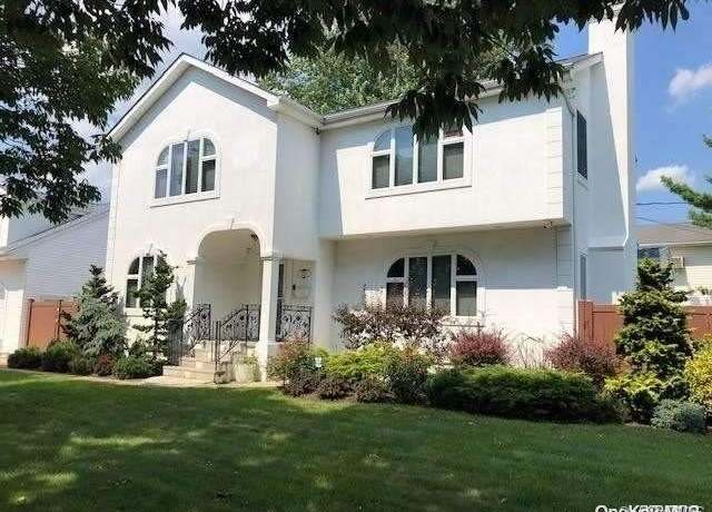 Property at 135 Roosevelt Pl, Massapequa, NY 11758, 4 beds, 4 baths