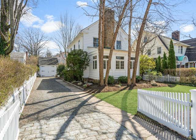 Property at 1 Parkway St, Larchmont, NY 10538, 3 beds, 1.5 baths