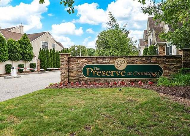 Property at 27 Eagle Cir, Bohemia, NY 11716, 3 beds, 2.5 baths