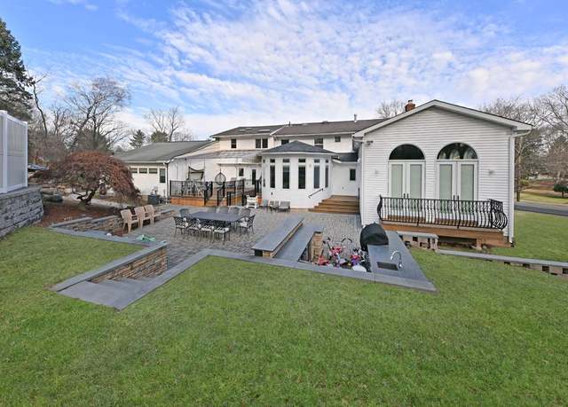 Property at 1 Miriam Ln, Monsey, NY 10952, 6 beds, 3 baths