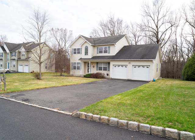 Property at 11 Vista Dr, Chester, NY 10918, 4 beds, 3 baths