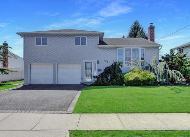 Property at 298 Balchen St, Massapequa Park, NY 11762, 3 beds, 1.5 baths