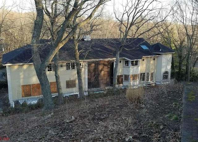 Property at 11 Split Rock, Melville, NY 11747, 5 beds, 4.5 baths