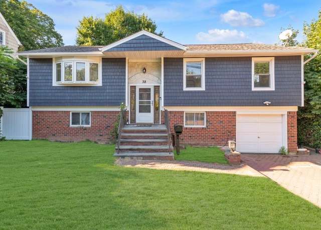 Property at 38 Summer Ave, Great Neck, NY 11020, 3 beds, 2 baths