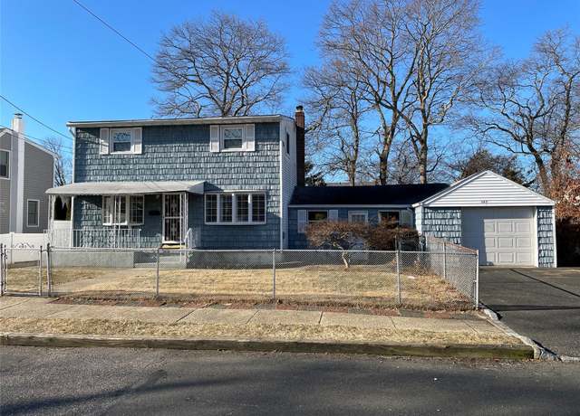 Property at 147 N Fulton Ave, Lindenhurst, NY 11757, 4 beds, 2 baths