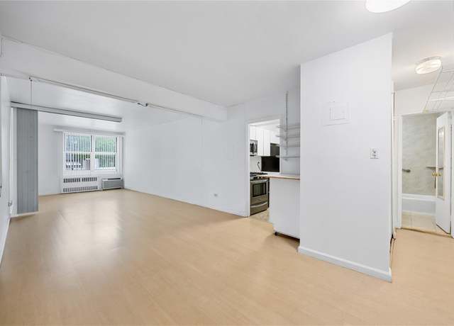 Property at 142-05 Roosevelt Ave #331, Flushing, NY 11354, 1 bath